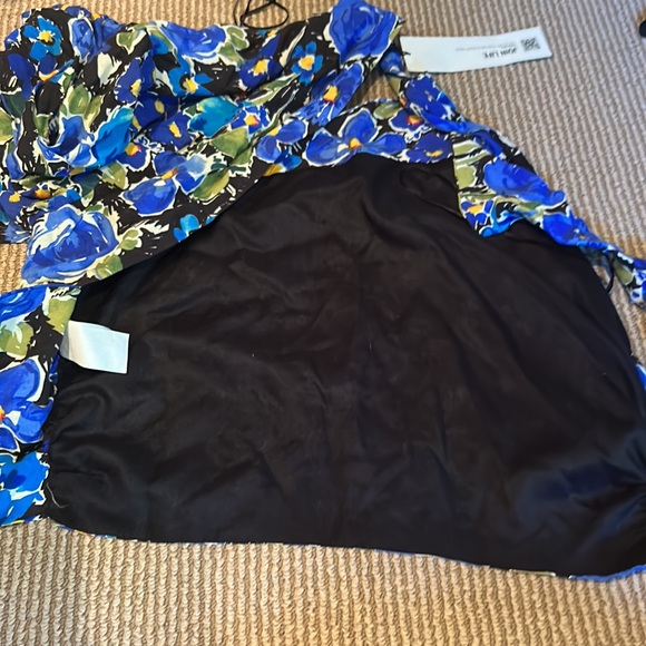 NWT ZARA zone shoulder blue floral asymmetrical crop blouse size medium - Picture 9 of 11